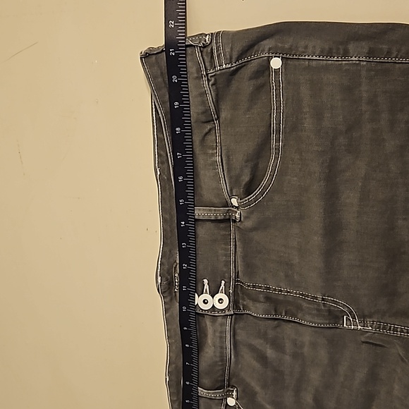 Torrid Crop Jegging - Picture 9 of 10